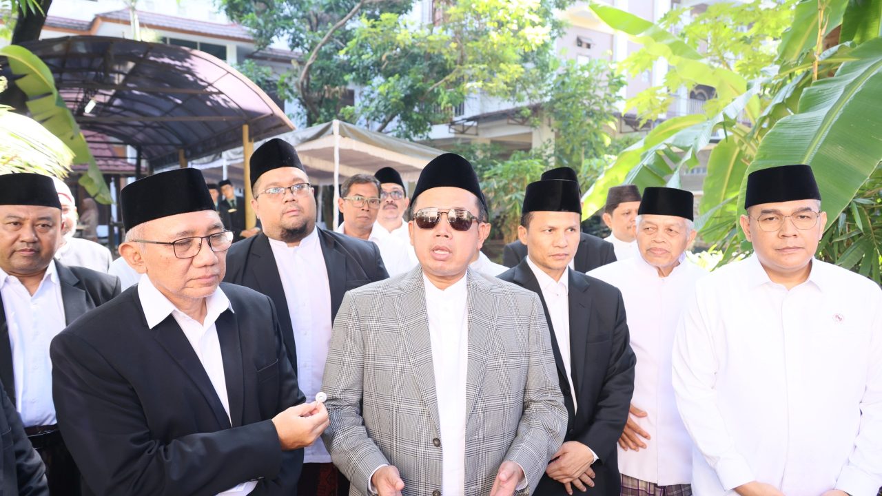 Serahkan Hewan Kurban ke Ponpes Darunnajah, Menteri Nusron: Iduladha Jadi Momentum Mempererat Kebersamaan