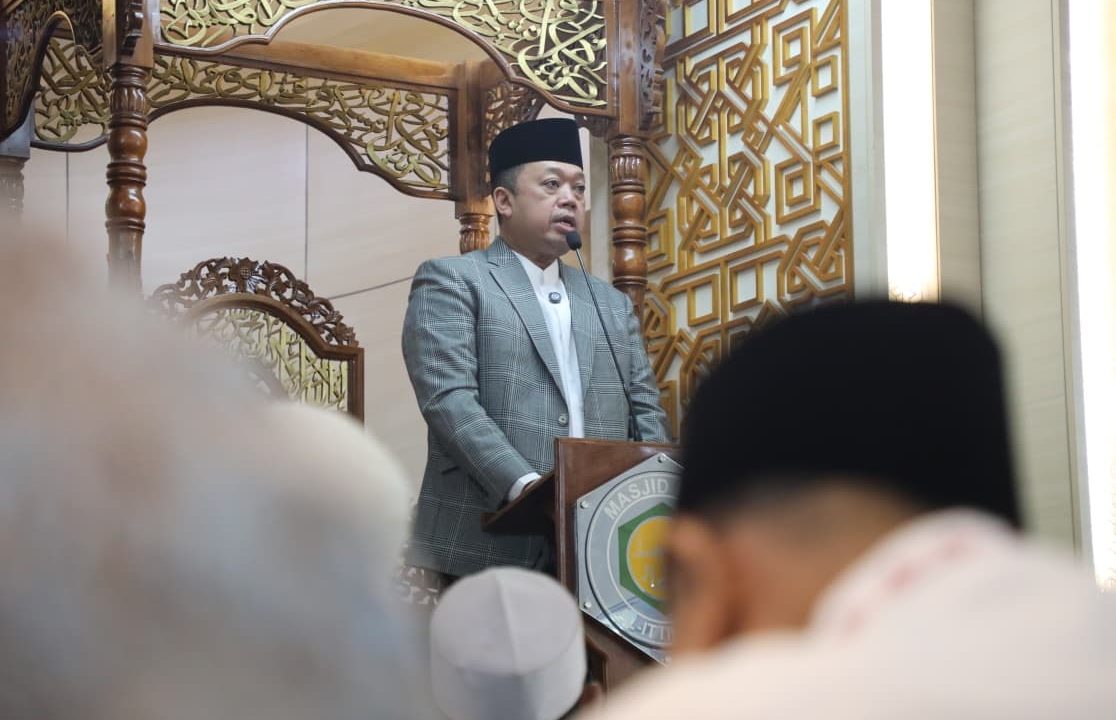 Jadi Khatib Iduladha, Menteri Nusron Sampaikan Pesan untuk “Sembelih” Ego dan Keserakahan