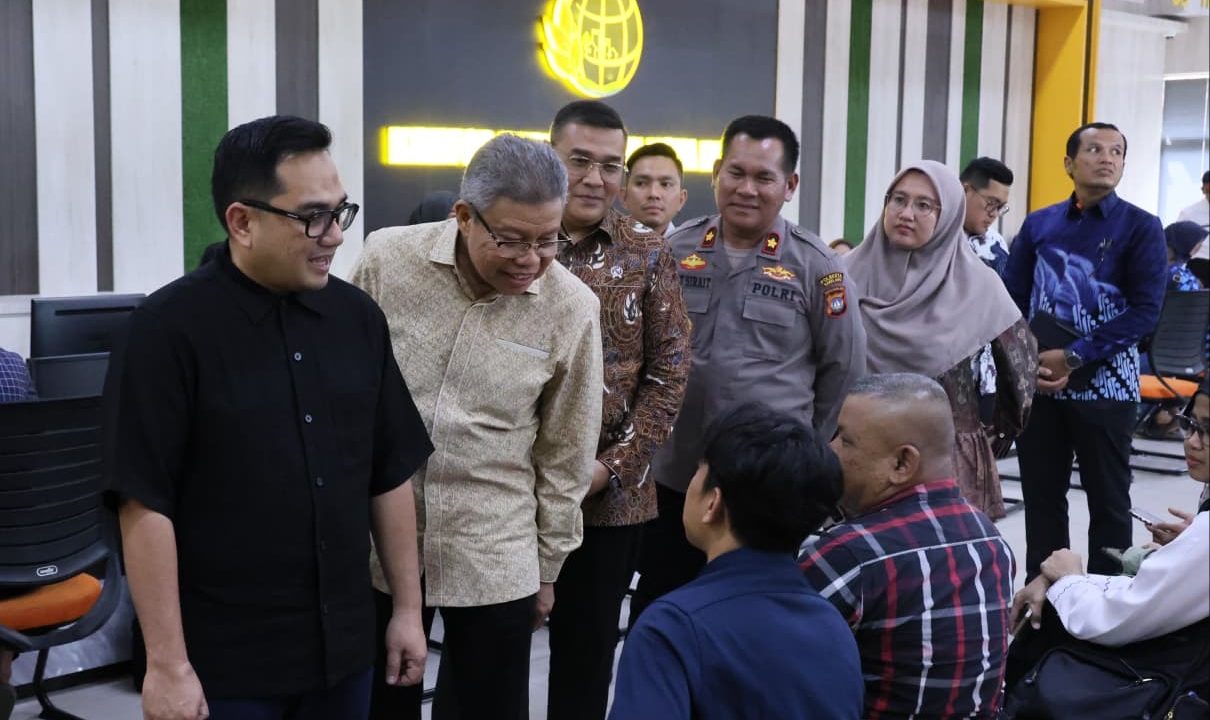 Tinjau Kantah Kota Batam Bersama Komisi II DPR RI, Wamen ATR/Waka BPN Pastikan Pelayanan Pertanahan Berjalan Efisien
